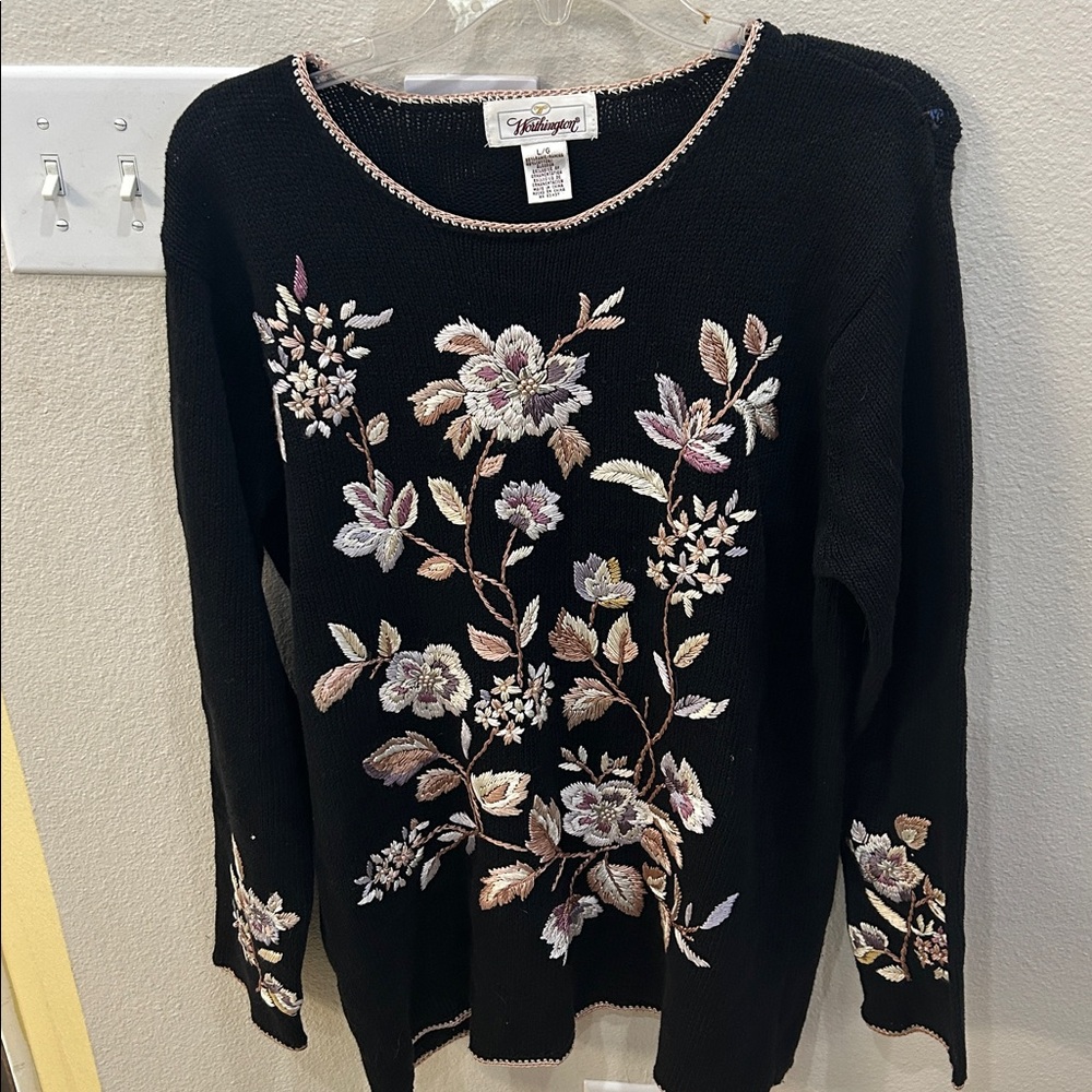 Vintage Worthington Floral Embroidered Beaded Accent Sweater Large